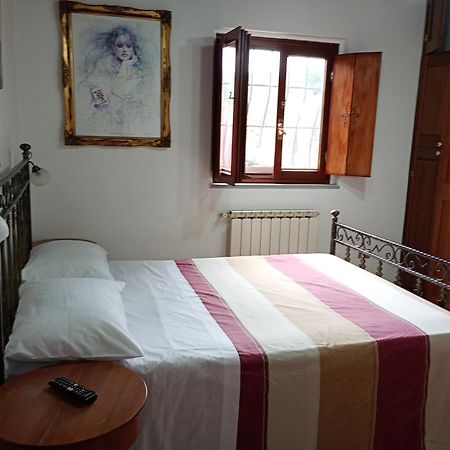 Independent Villa With Private Beach On The Lake Bracciano Kültér fotó