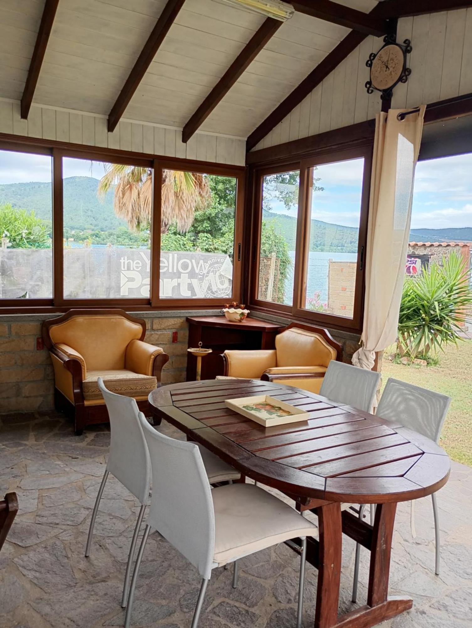 Independent Villa With Private Beach On The Lake Bracciano Kültér fotó