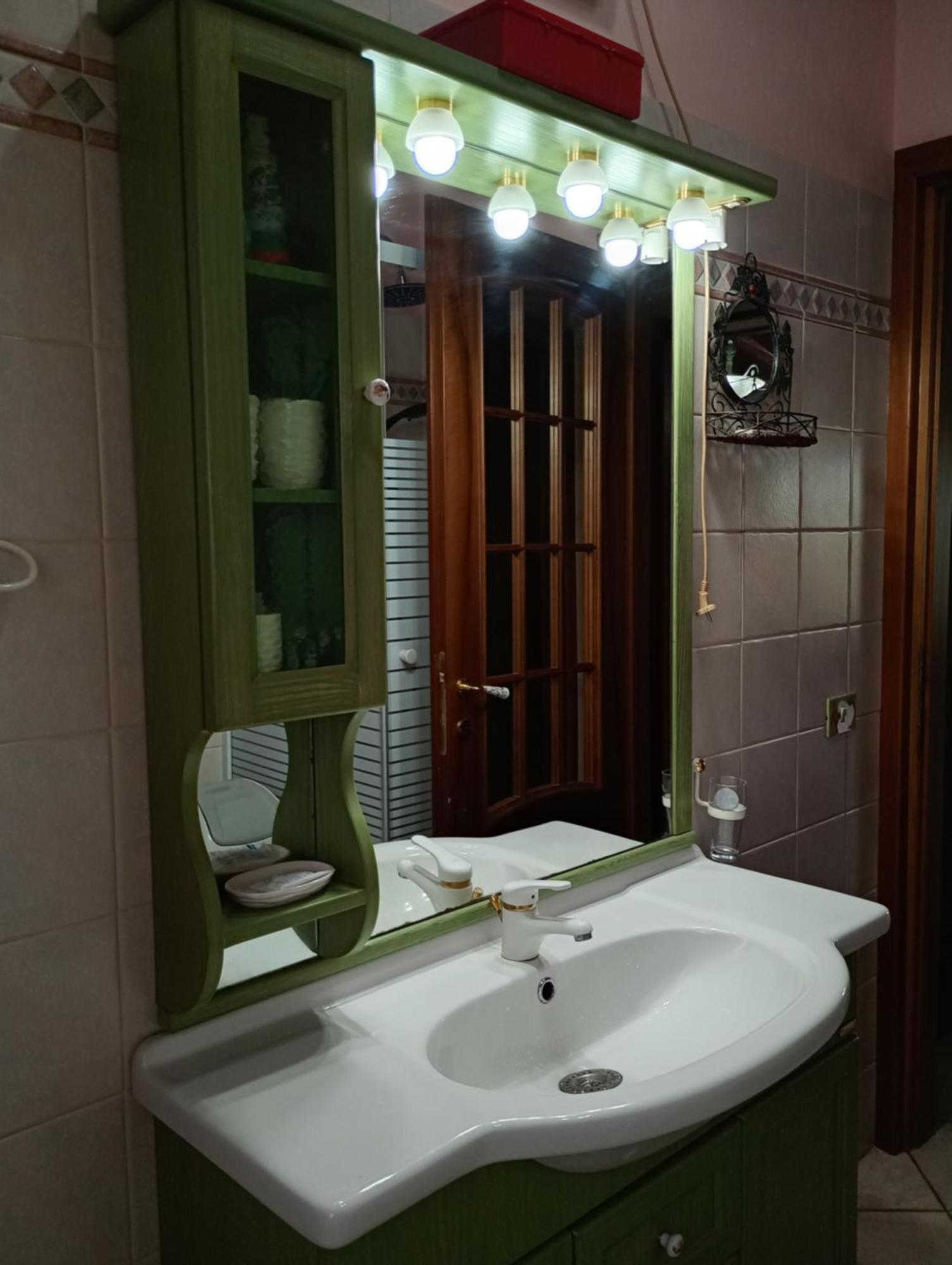 Independent Villa With Private Beach On The Lake Bracciano Kültér fotó
