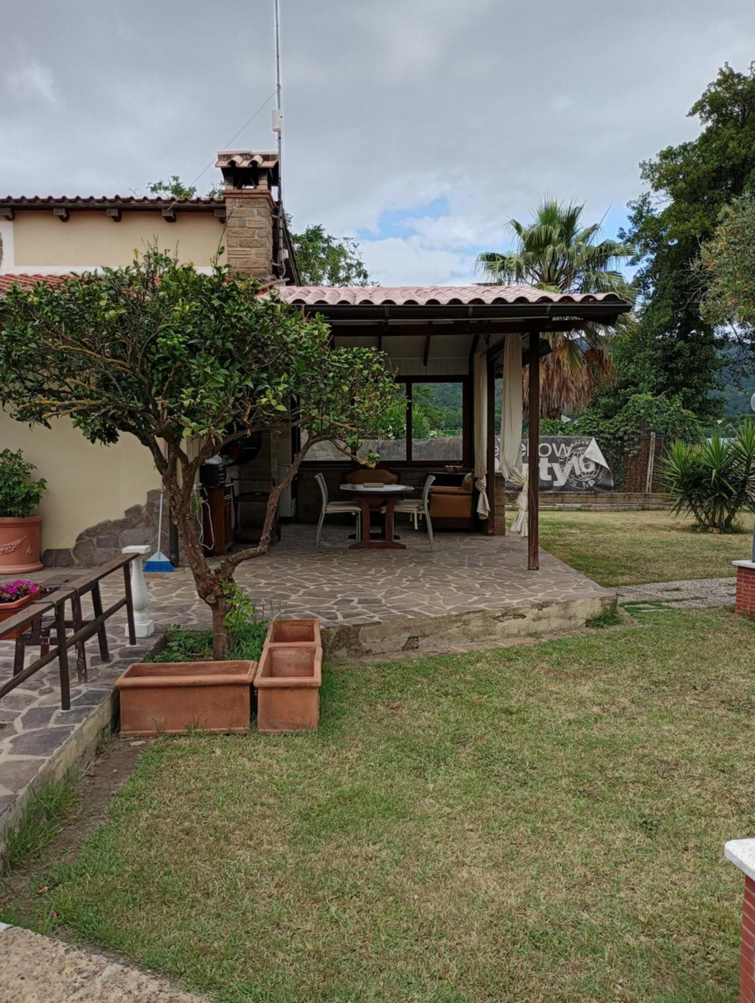 Independent Villa With Private Beach On The Lake Bracciano Kültér fotó